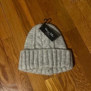 Marcus Adler women’s winter hat